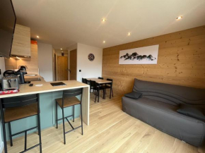 Charmant Studio-Cabine 4 pers, Centre-Village, Balcon Ouest, à 600m des Pistes - FR-1-572-281